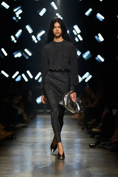 Look 25